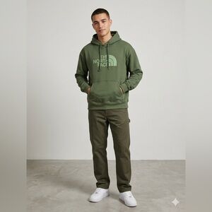 The North Face Men's Green sweater